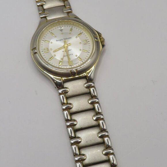 Sergio Valente Vintage Ladies Watch Silver and Gold Tone - Picture 6 of 10